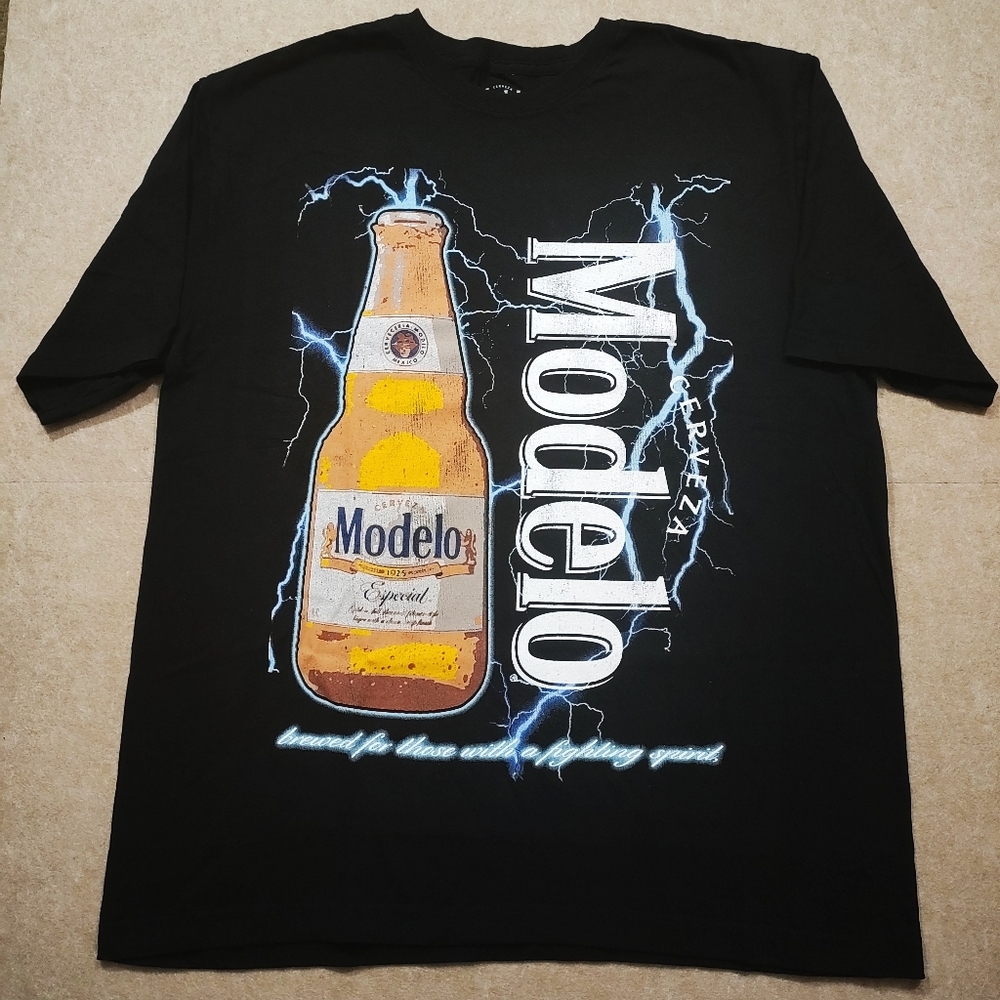 Black Cerveza Modelo Graphic T-Shirt -Q